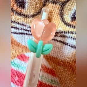 🌷 White Clicky Grippy Quick-Drying Black Ink Gel Pen w/ Pink Tulip Clip